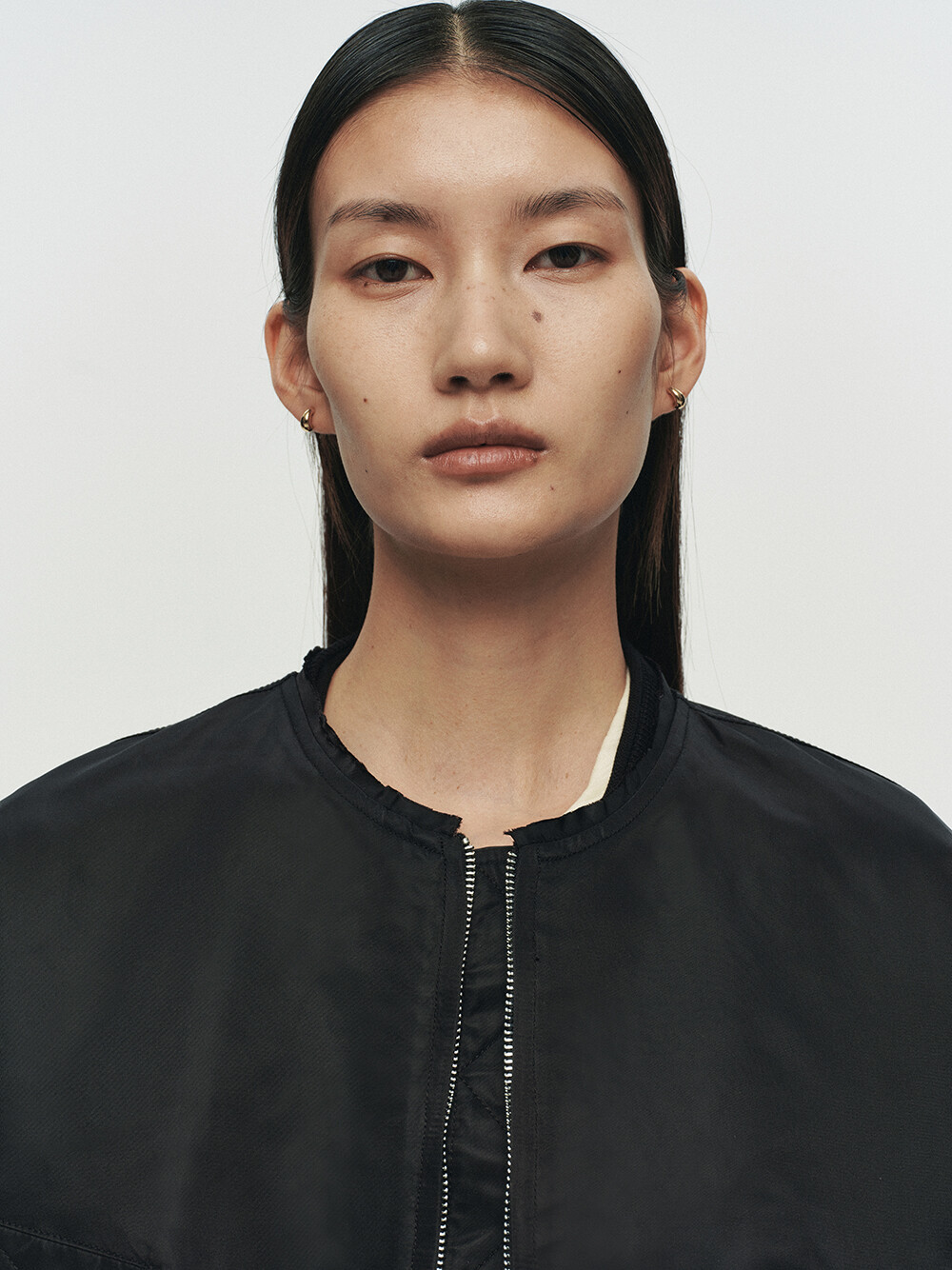 [HEUTE]FRAME COLLARLESS BOMBER JACKET (BLACK)