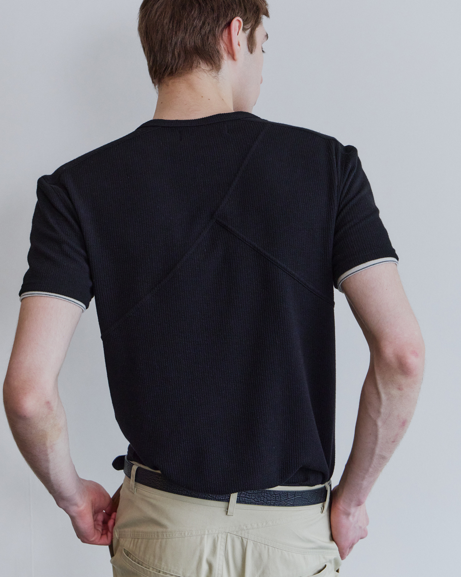 [WAVINESS] Ribbed Layered Henley-Neck T-shirts - Black