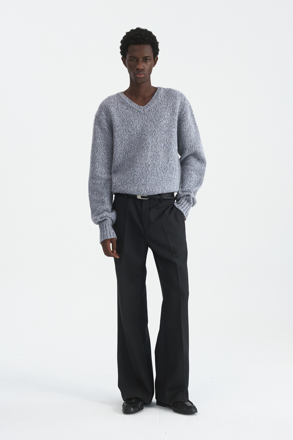 [WINDER] CORE WOOL SEMI-FLARED TROUSERS - CHARCOAL