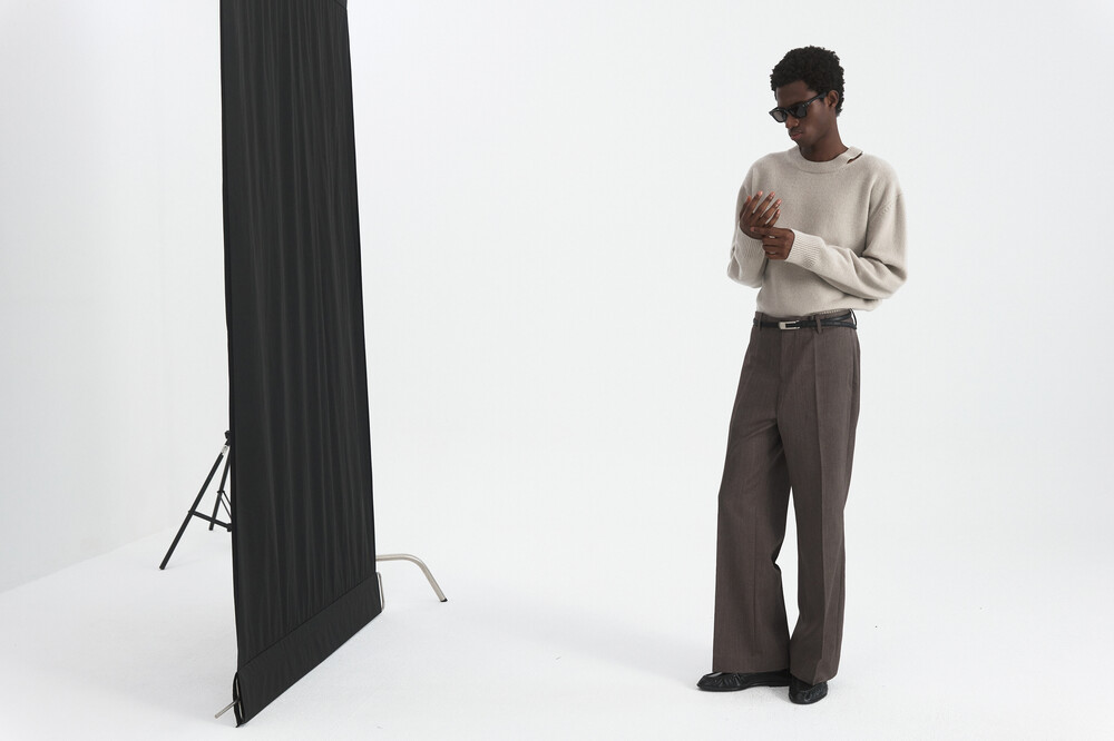 [WINDER] SLIT MERINO WOOL SWEATER - GREY BEIGE