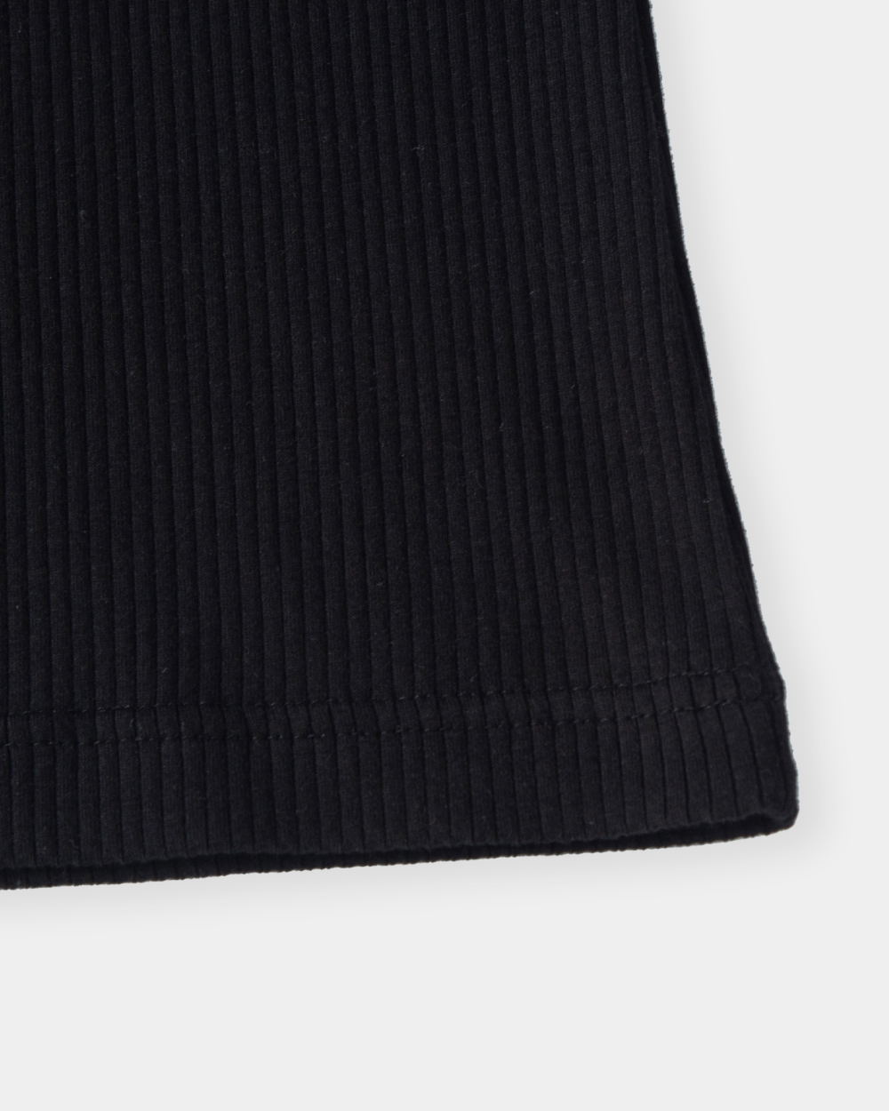 [kineto] Sleek Ribbed Sleeveless Top_Black