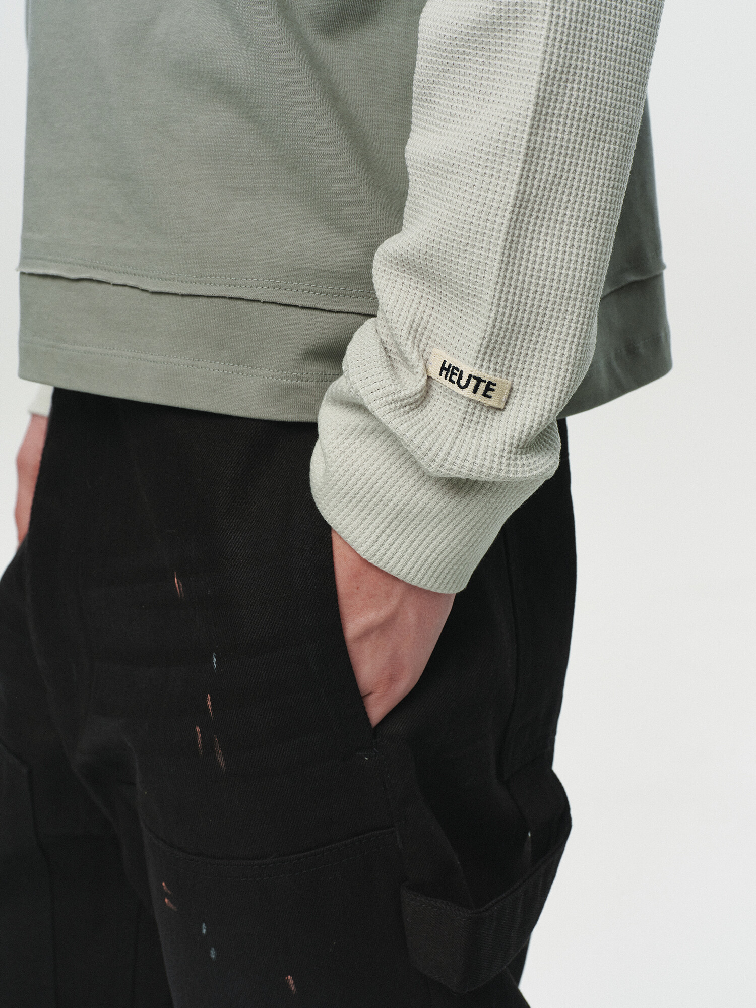 [HEUTE] CORE LAYER WAFFLE TEE (LIGHT KHAKI)