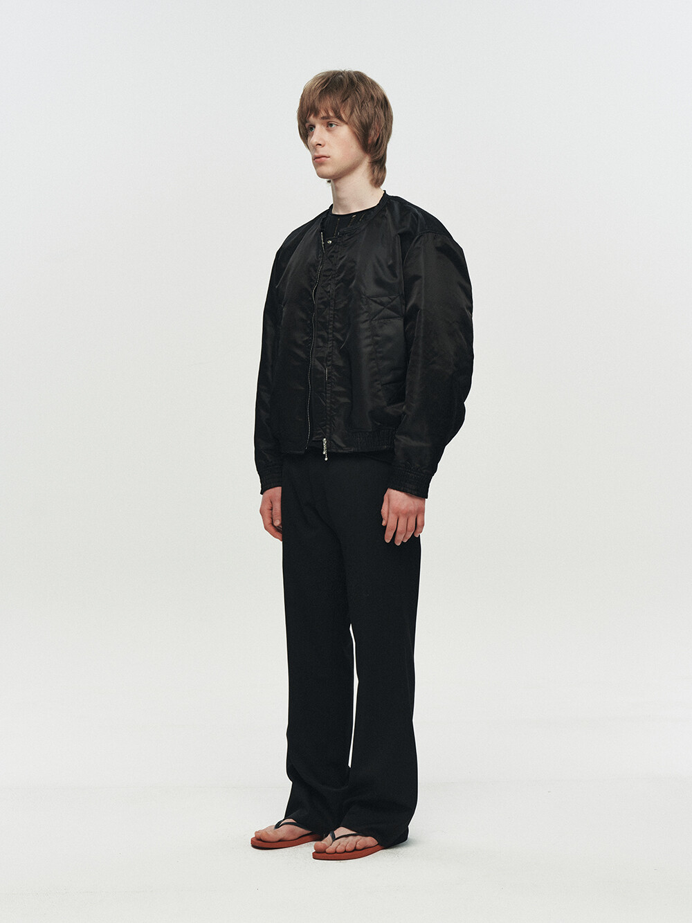 [HEUTE]FRAME COLLARLESS BOMBER JACKET (BLACK)