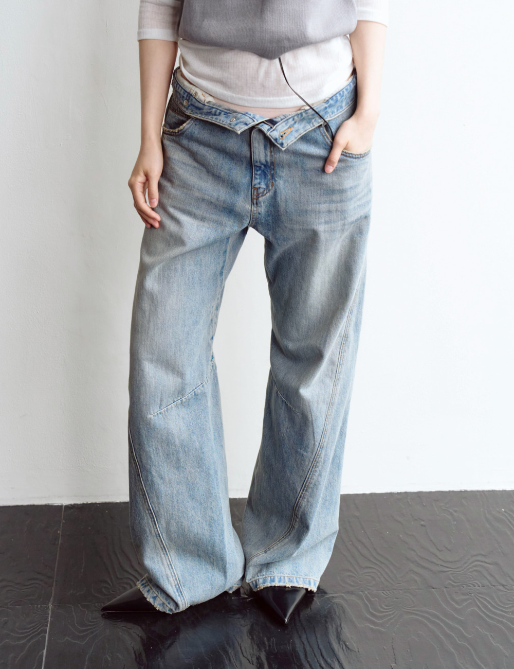 [GEN:RE] Contour Semi Flare Denim Pants Light Blue