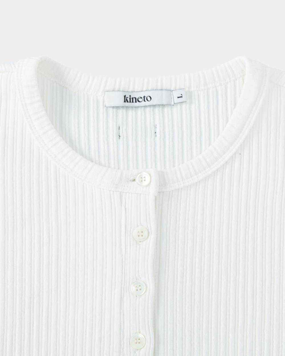 [kineto] Wale Cotton Henley Neck Top_White