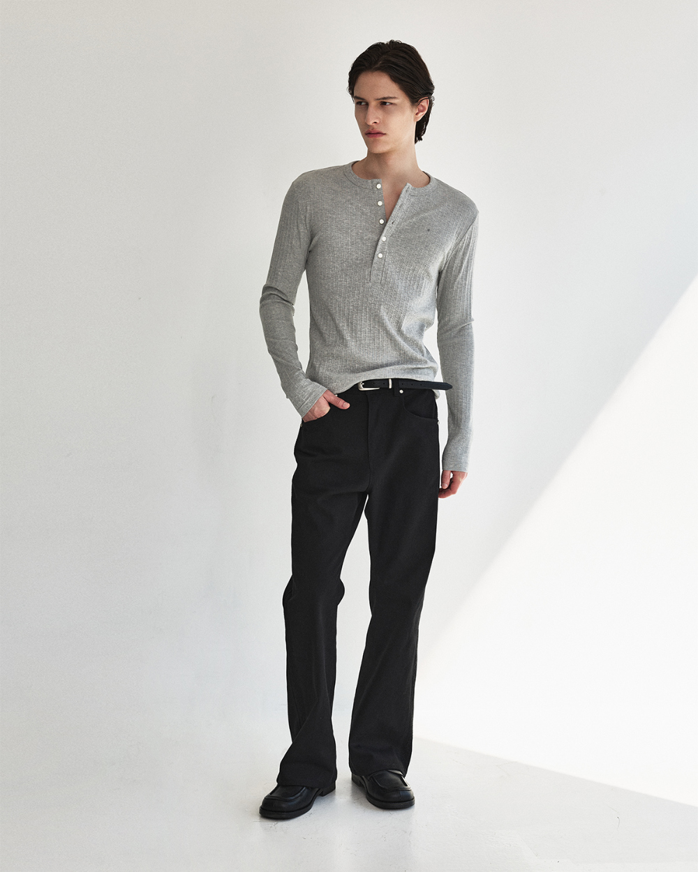 [kineto] Fine Cotton Ribbed Henley Top_Grey
