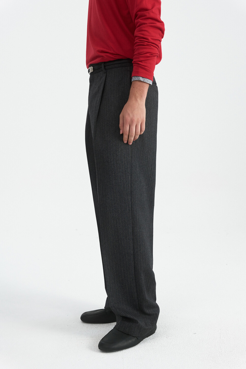 [WINDER] PLEATED WOOL TROUSERS - HARRINGBON CHARCOAL