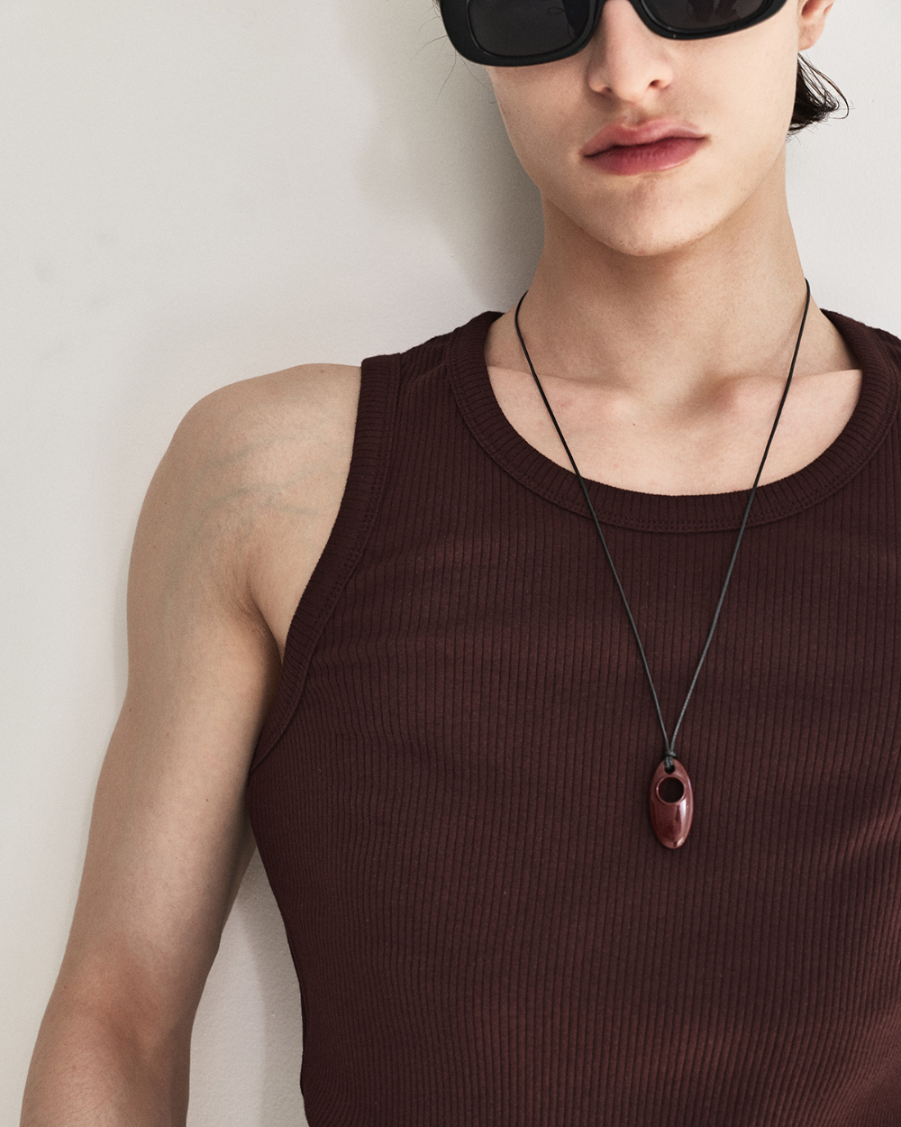 [kineto] Sleek Ribbed Sleeveless Top_Brown