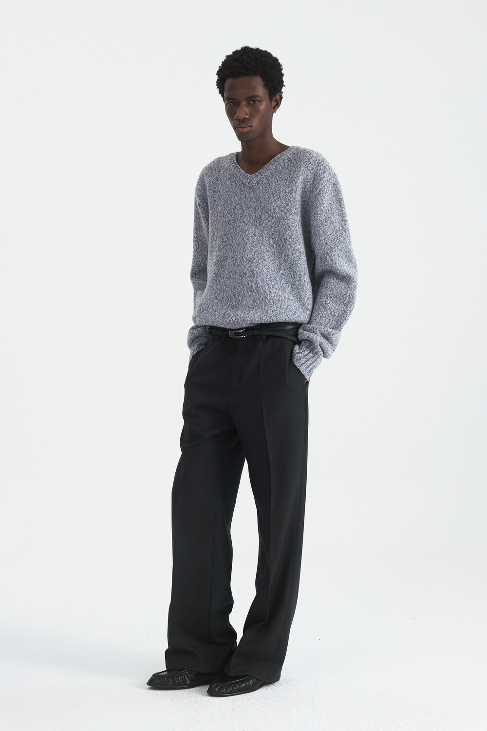 [WINDER] CORE WOOL SEMI-FLARED TROUSERS - CHARCOAL