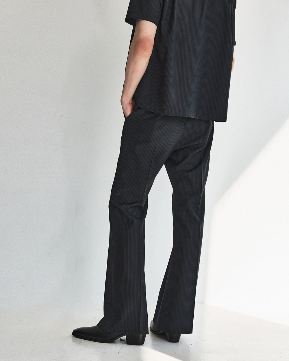 [kineto] Lustre Relaxed Wool Flare Pants_Stripe Black
