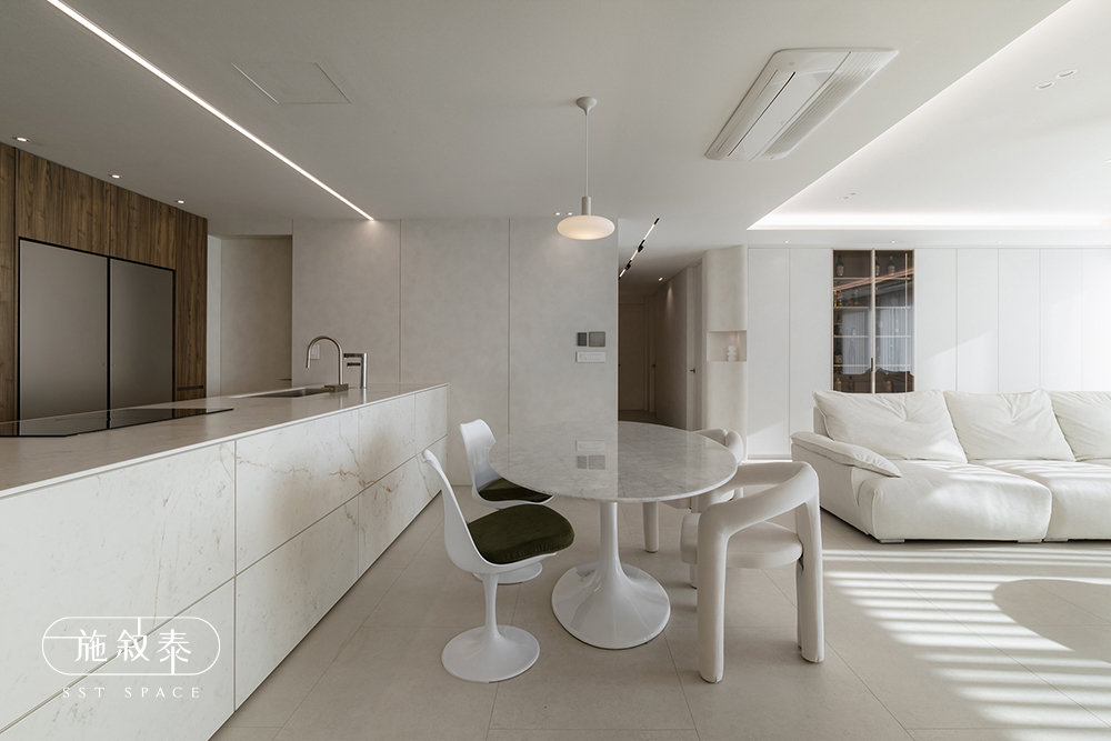 28bec77f7a517.jpg