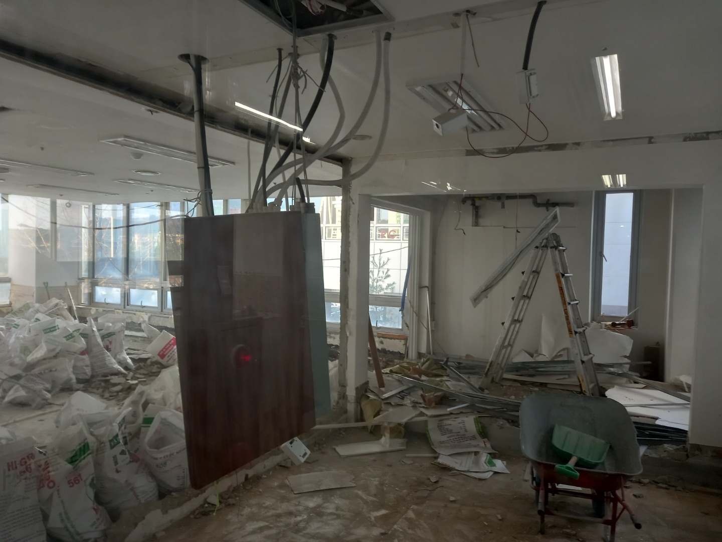 2022.11.23 대전철거 유성구 지족동 세탁소 원상복구 철거 현장 : 벧엘철거공사