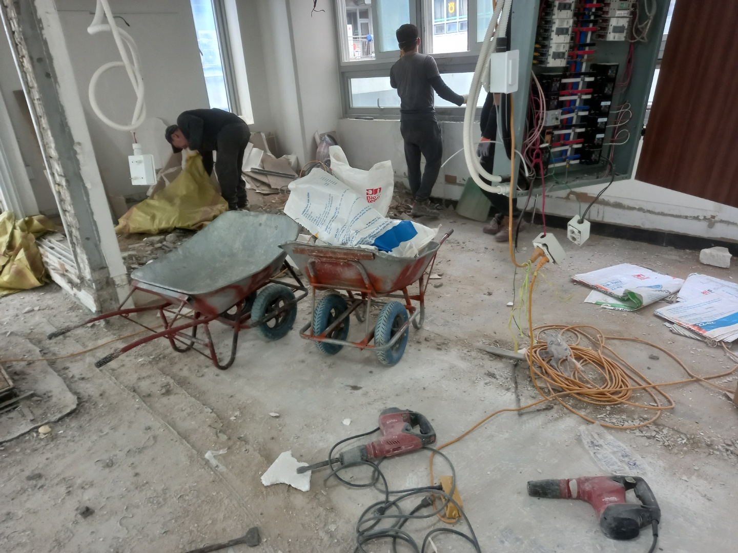 2022.11.23 대전철거 유성구 지족동 세탁소 원상복구 철거 현장 : 벧엘철거공사