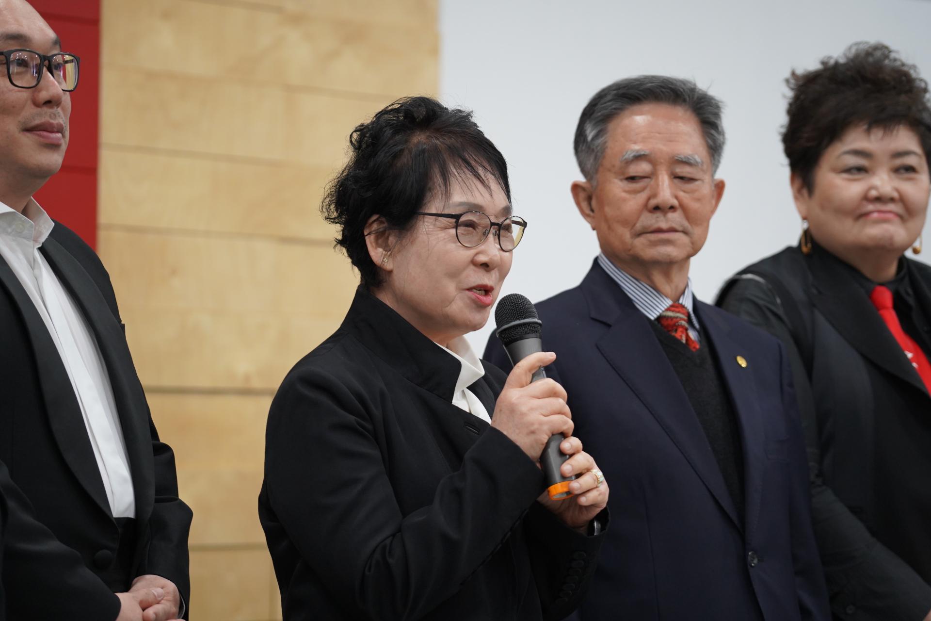b73f5d0d54d74.jpg