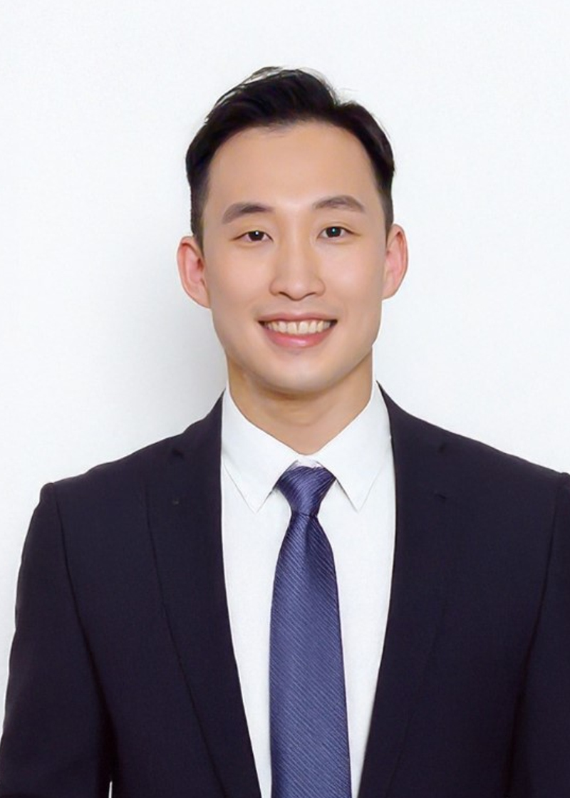 변호사 김지웅
