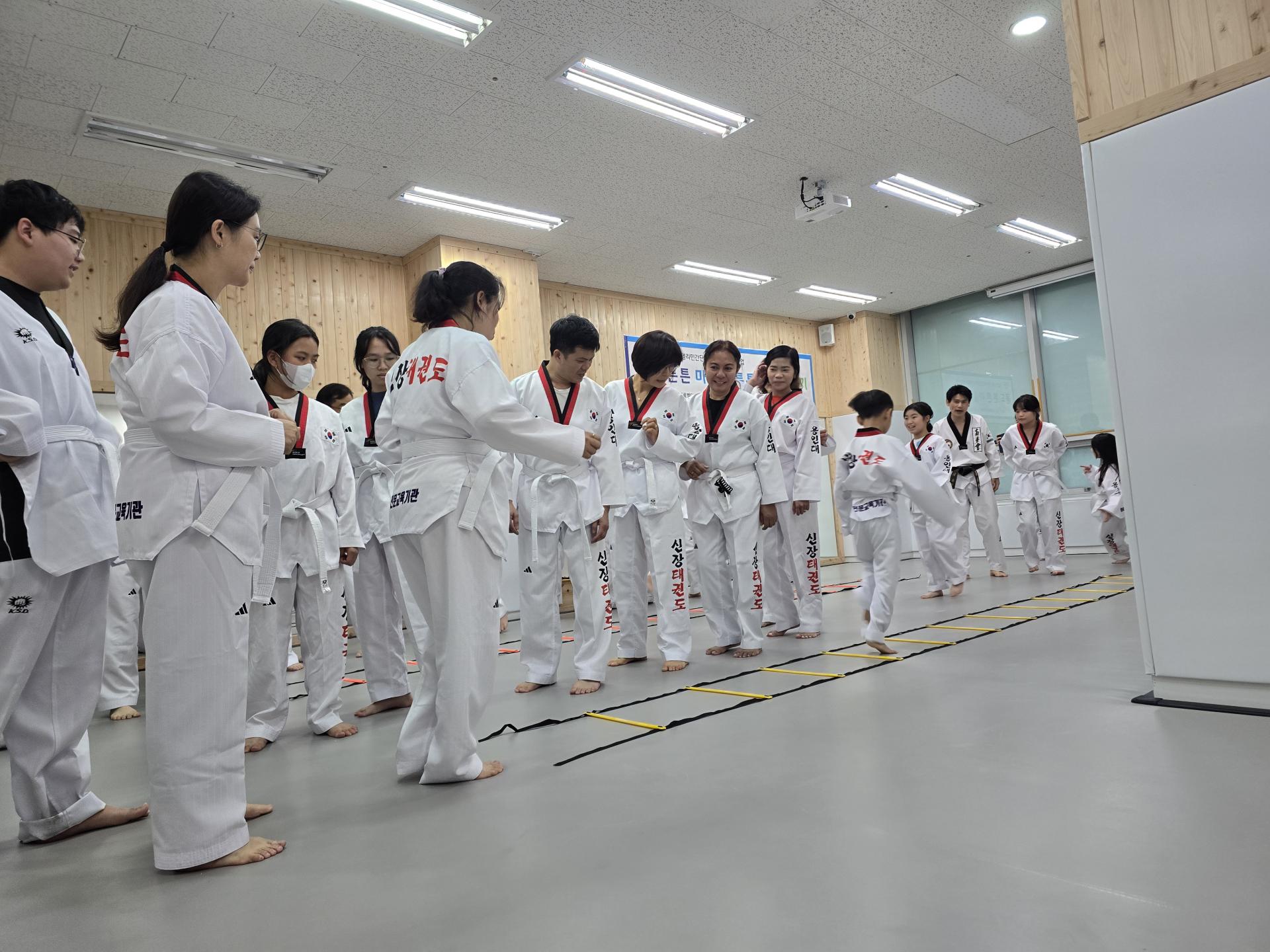 3db3085a79a08.jpg