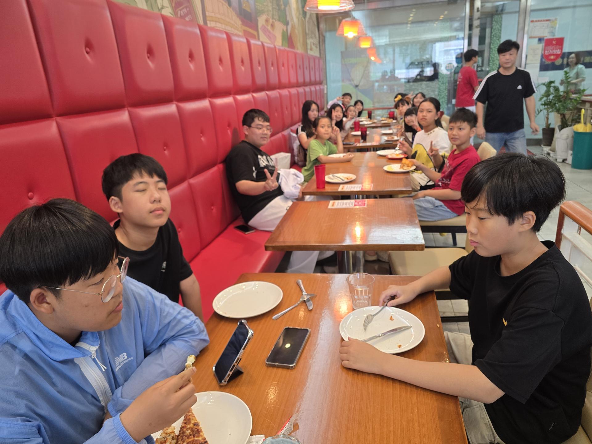 683fcea71204b.jpg