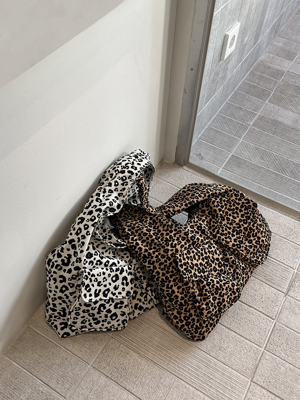 Leopard print 2-pocket cotton shoulder bag