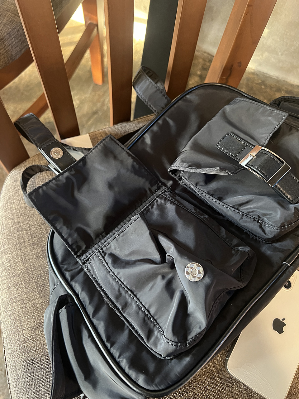4-Pocket Nylon Shoulder Bag (4 colors)