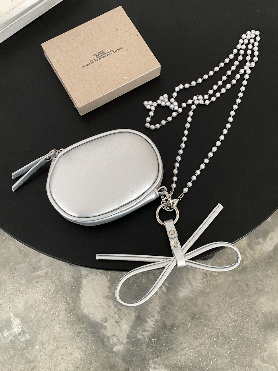 Ribbon ball pearl chain mini cross bag