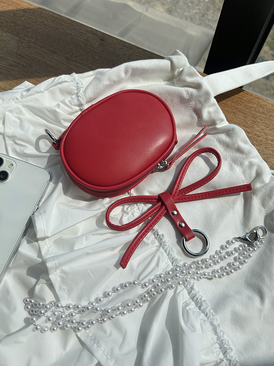 Ribbon ball pearl chain mini cross bag