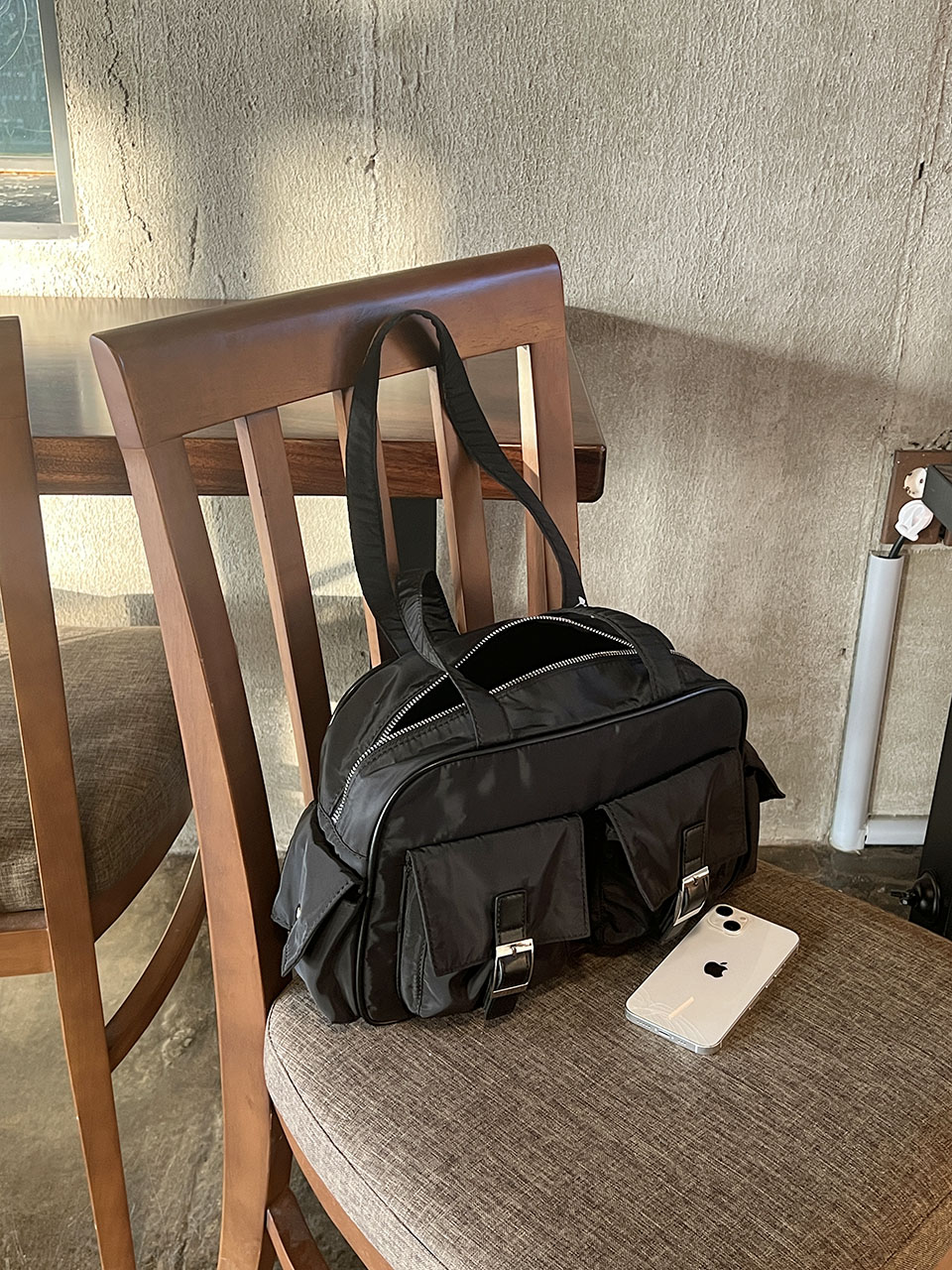 4-Pocket Nylon Shoulder Bag (4 colors)