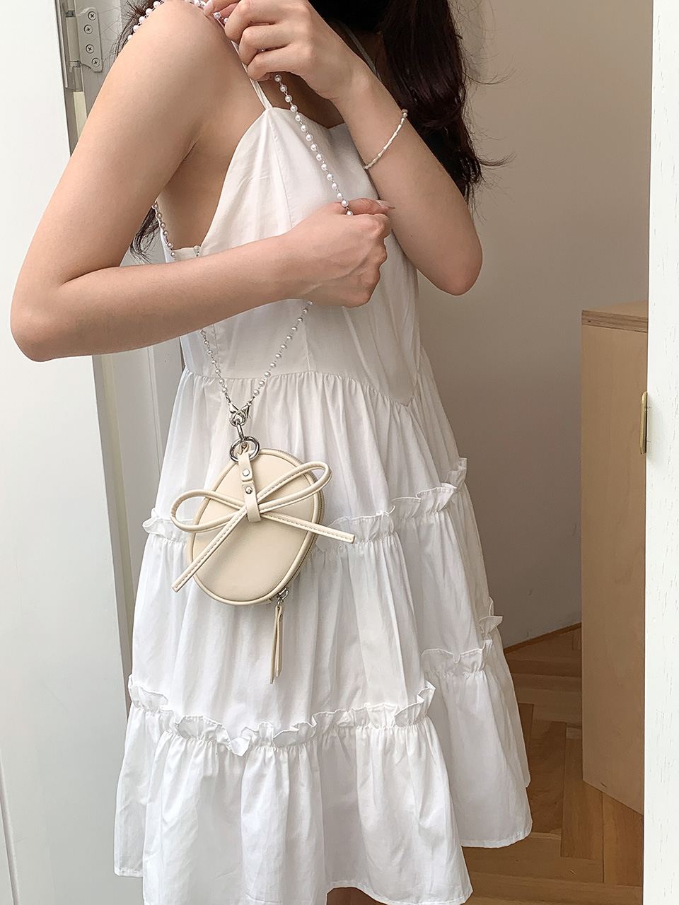 Ribbon ball pearl chain mini cross bag