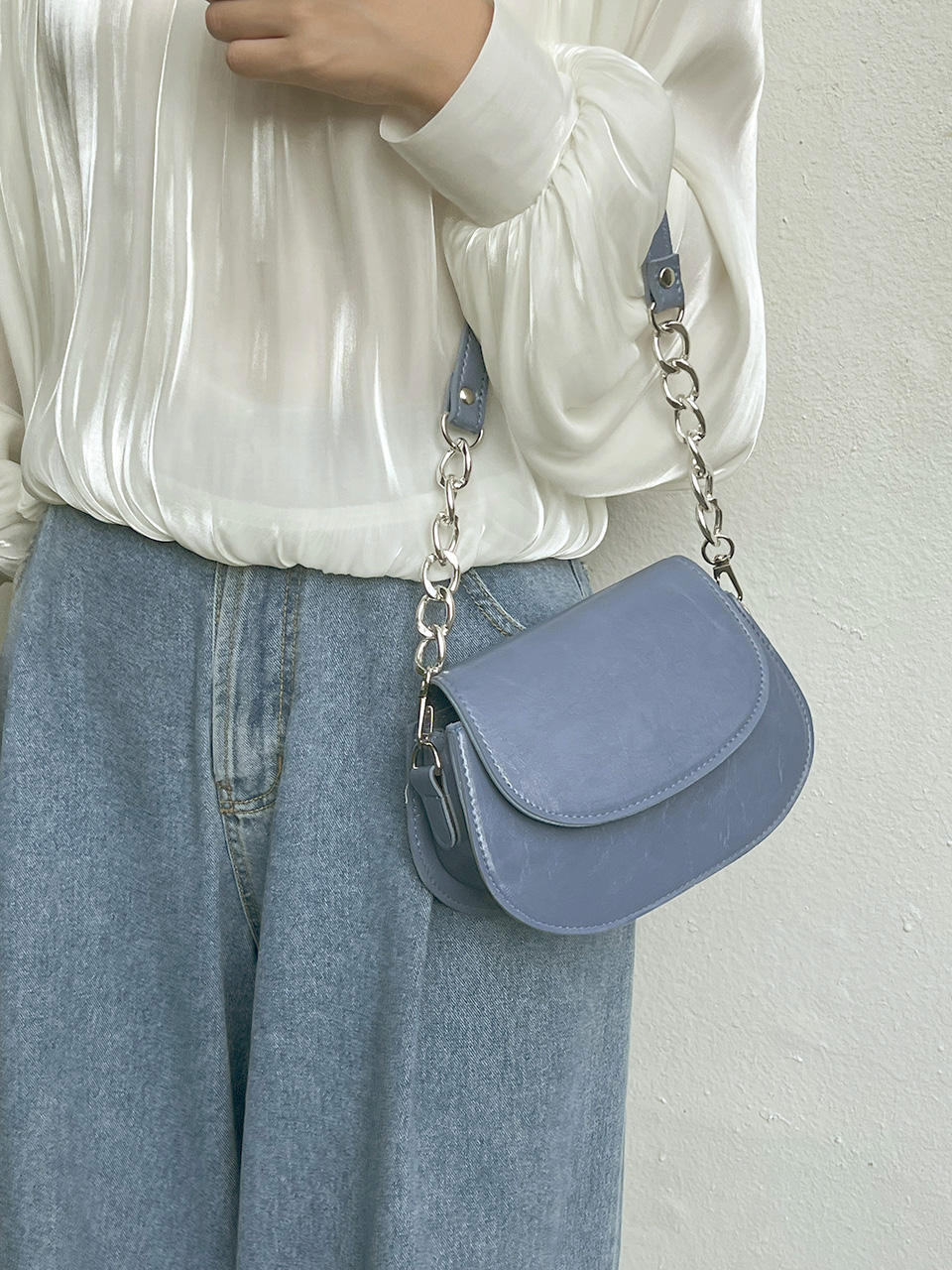Cracked Leather Chain Mini Shoulder Bag