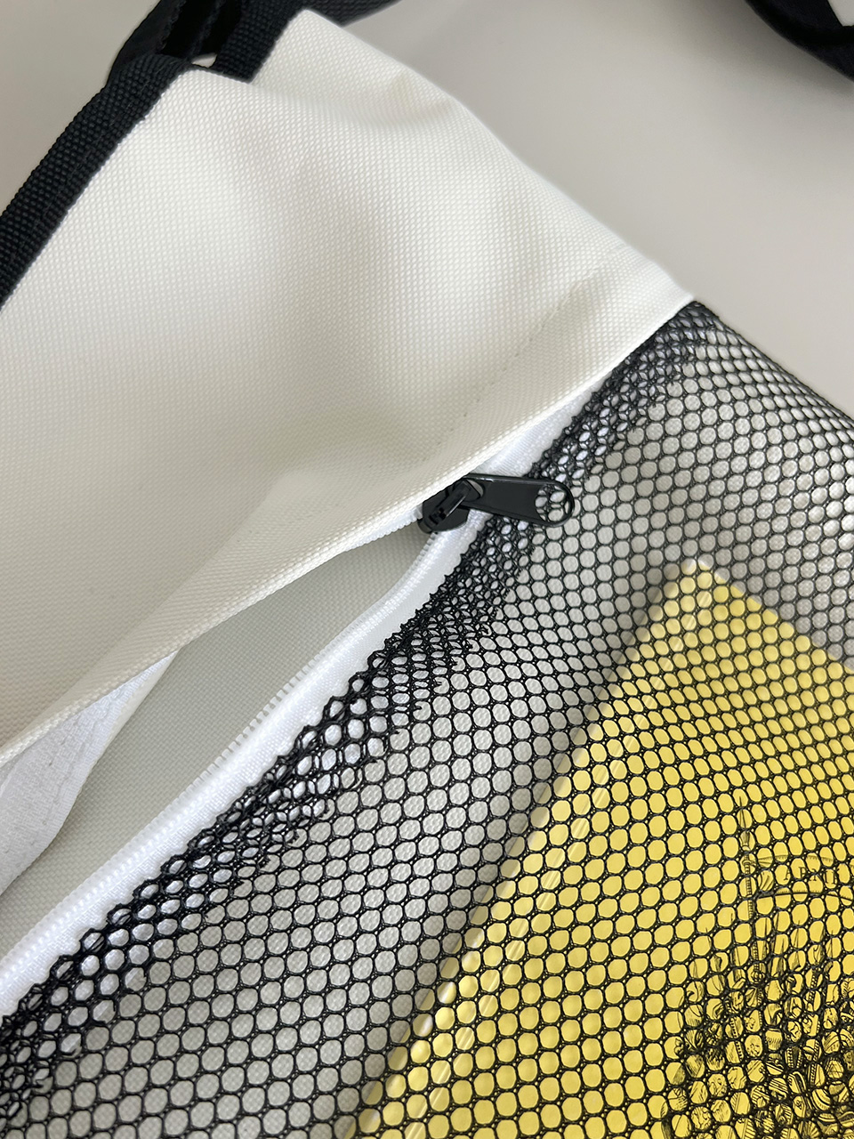Standard Mash Zipper Cross Shoulder Bag