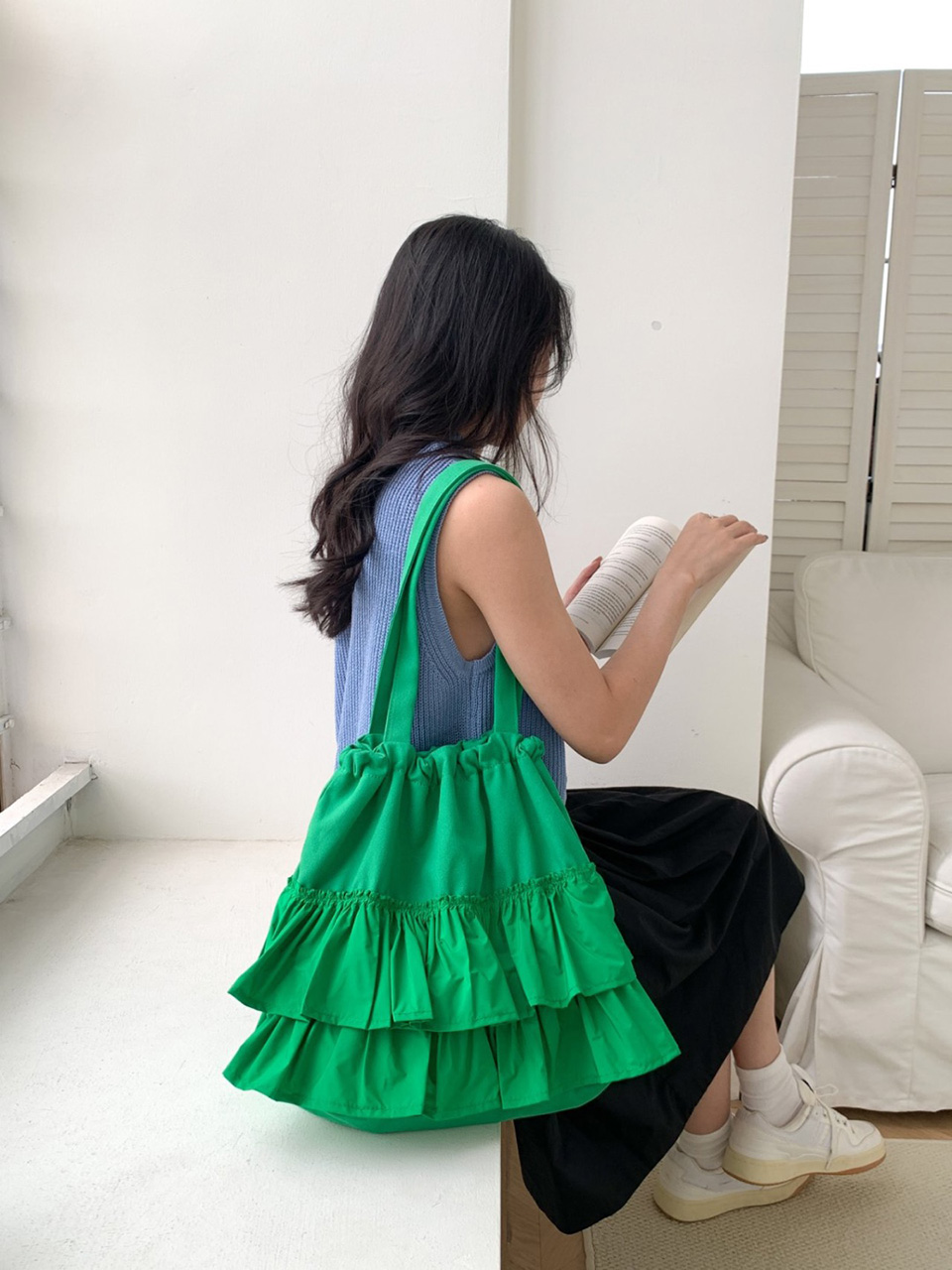 Tiered ruffle shoulder bag