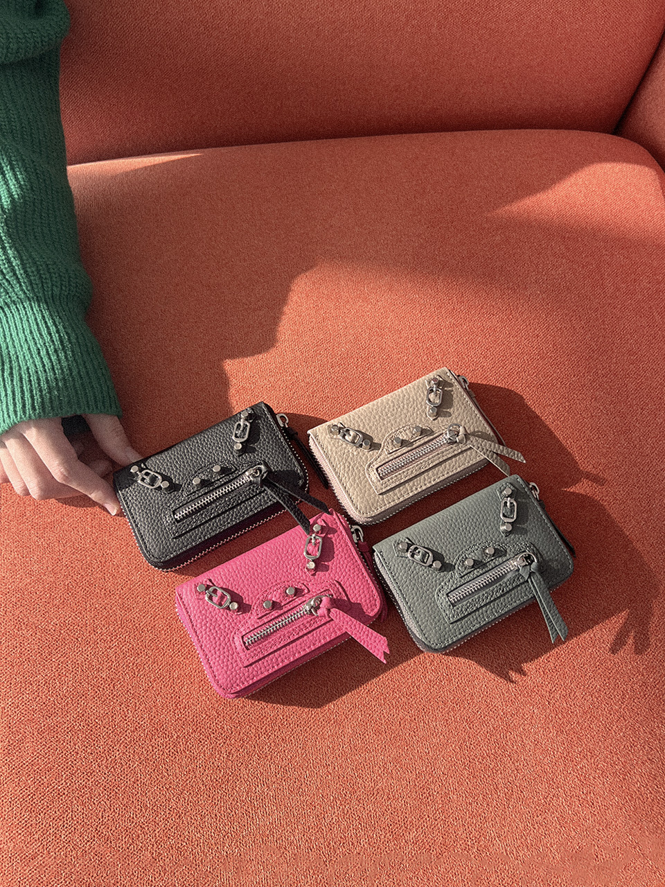 Zip-up coin case wallet
