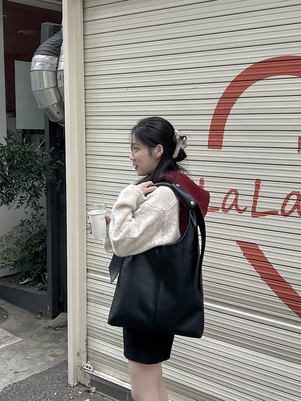 Leather snap shoulder bag