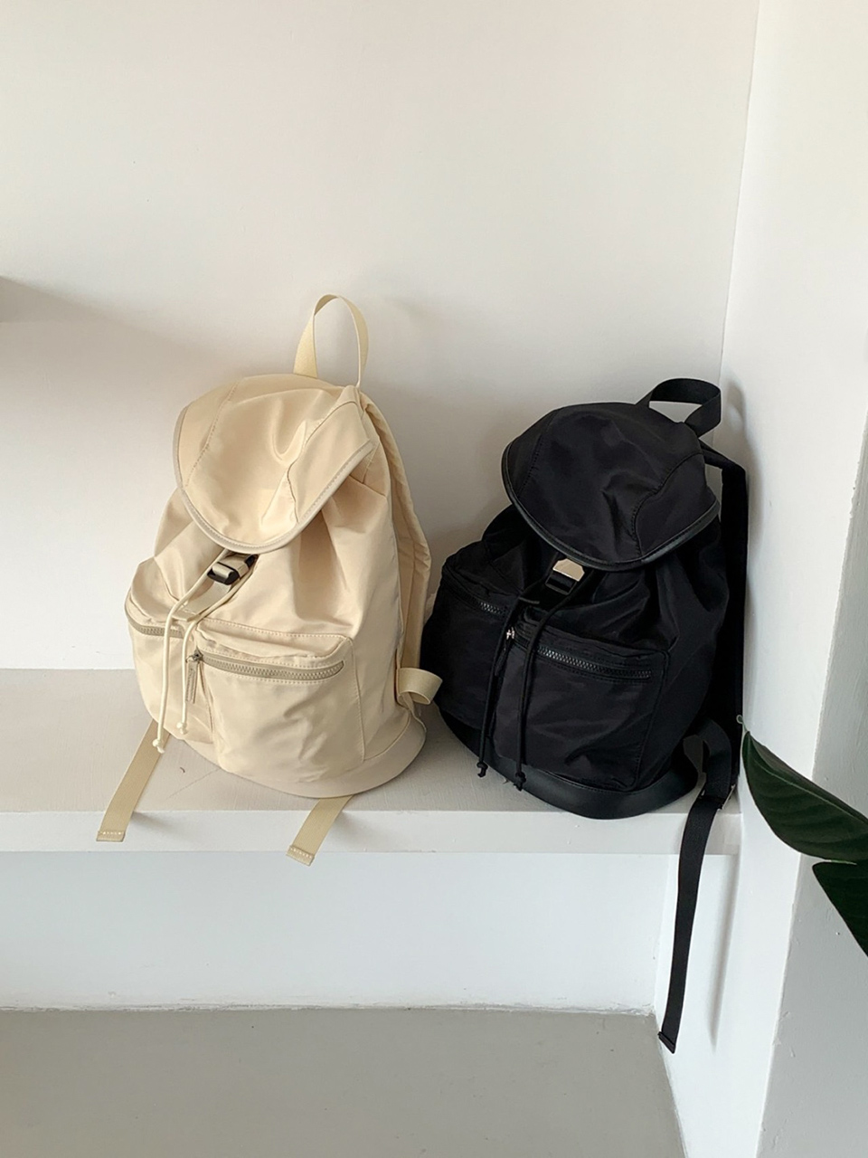 Nylon buckle string pocket daily backpack