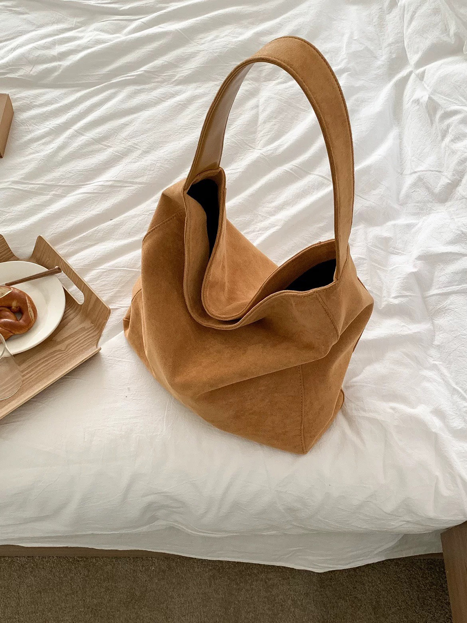 [A must-have for those who carry a lot of belongings] Suede Big Tote Bag/Shoulder Bag
