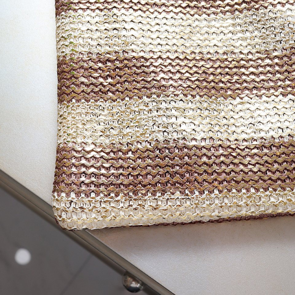 Silver striped rattan zipper cross clutch bag