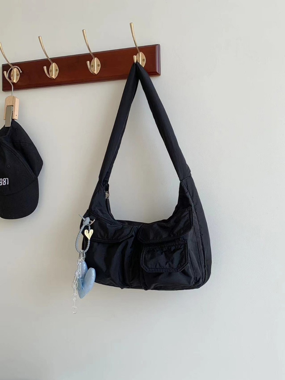 Nylon pocket zip-up shoulder bag (4 colors)