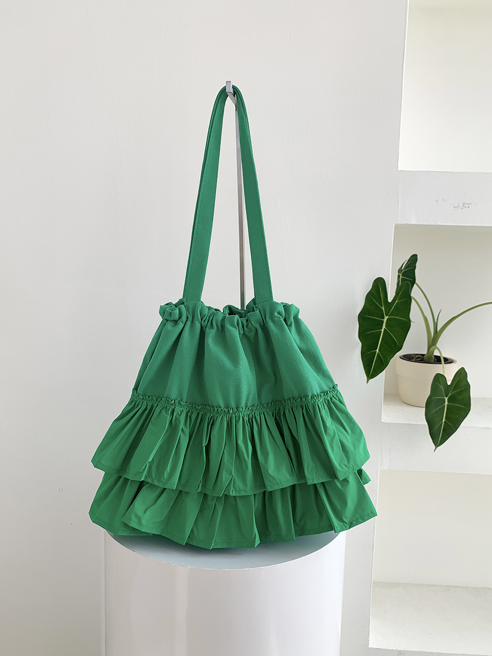 Tiered ruffle shoulder bag