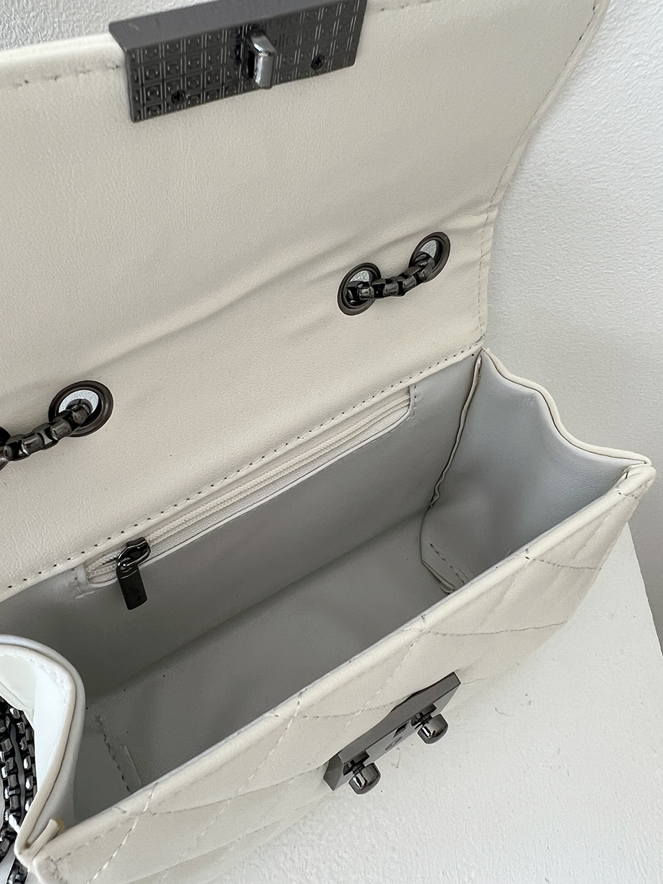 Kate Buckle Classic Mini Chain Bag