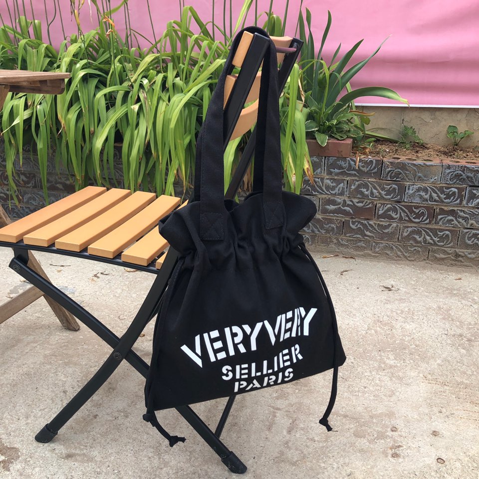 Berry Lettering Big Bag