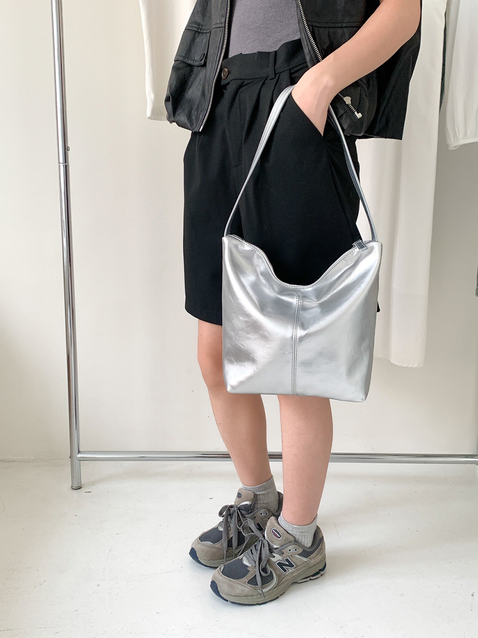 Glossy wrinkle leather shoulder bag (4 colors)