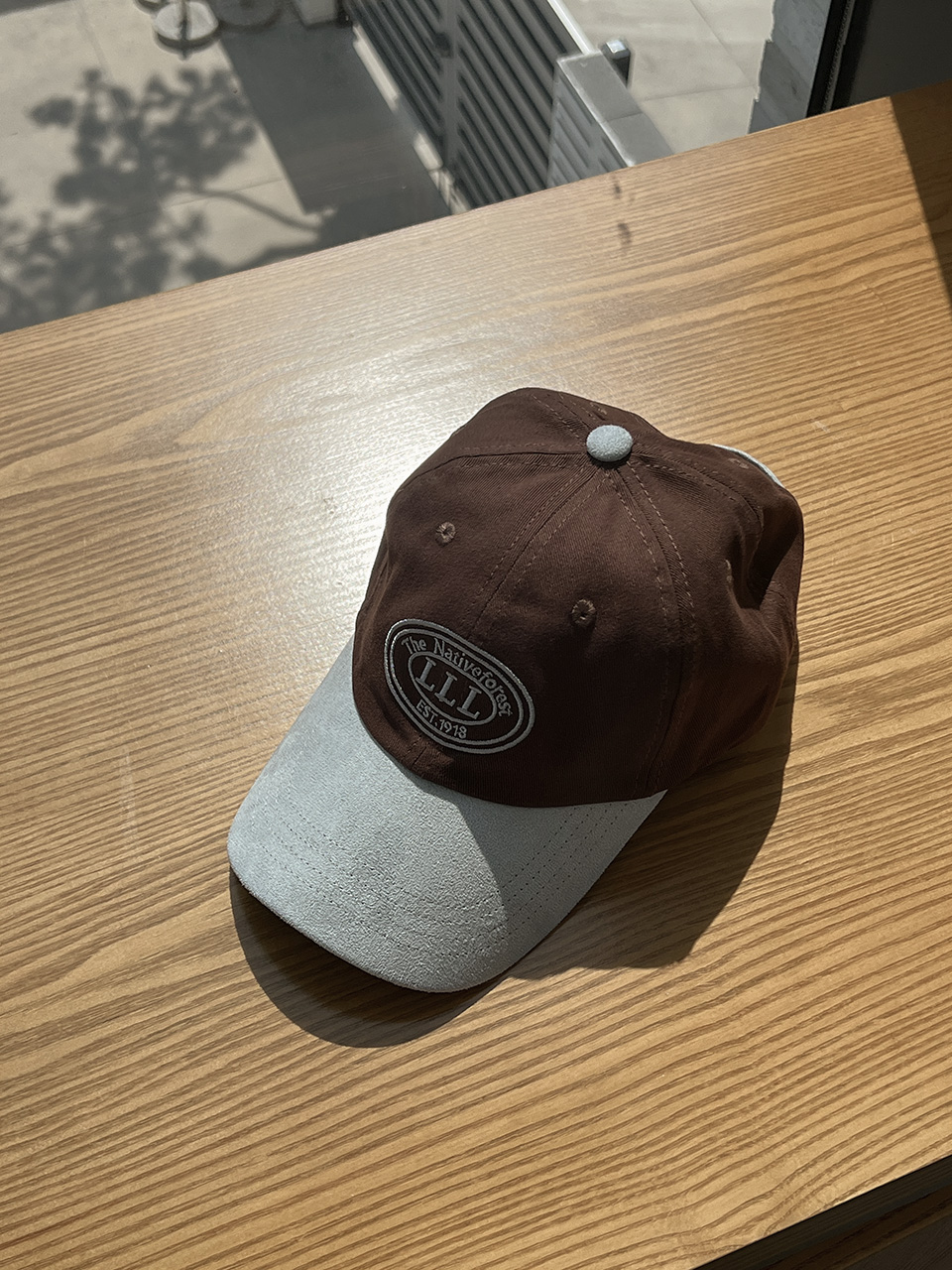 Two-tone vintage stitch cap