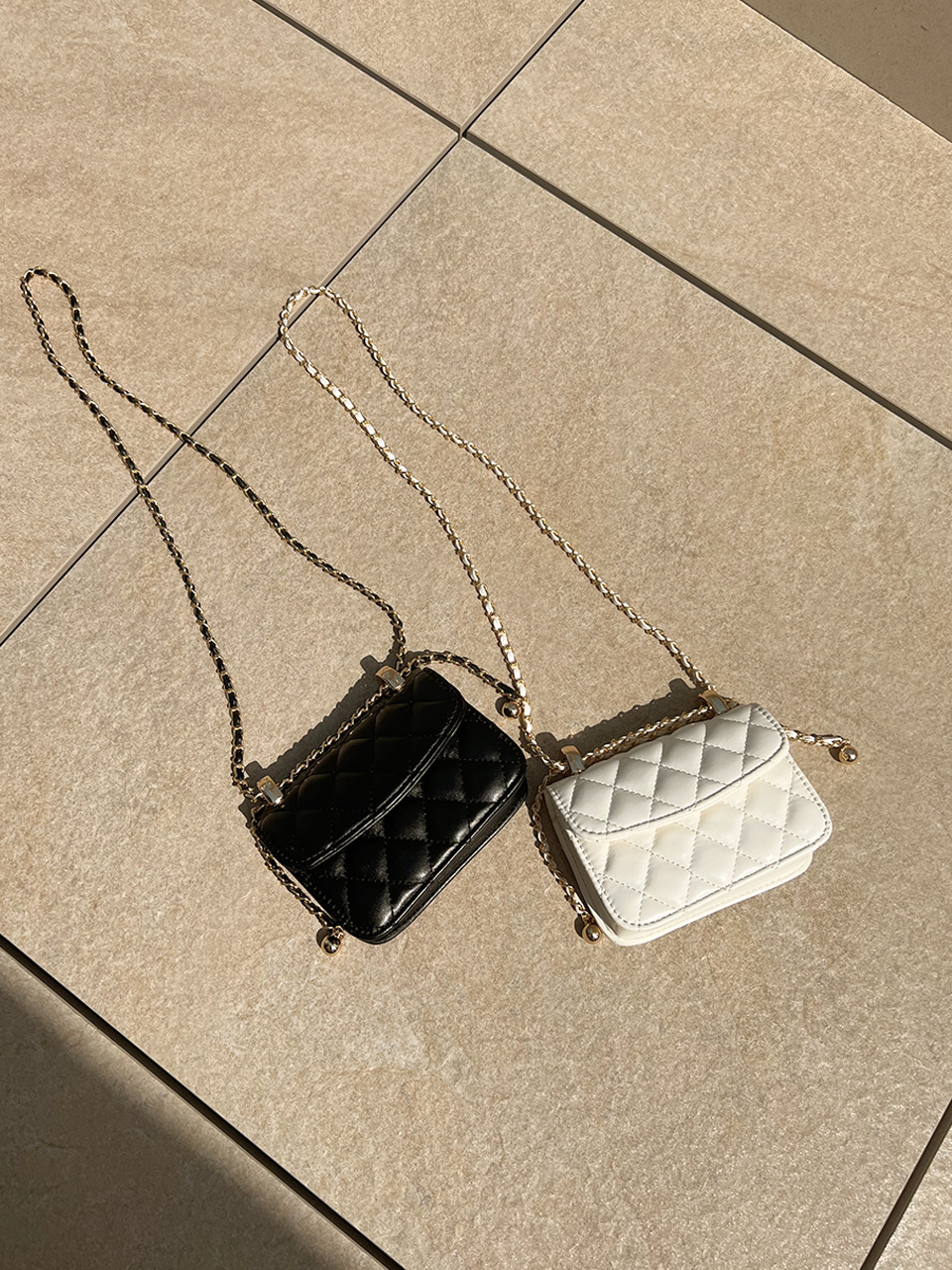 Quilted mini chain shoulder bag