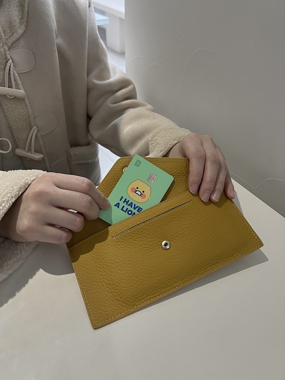 Leather slim card case