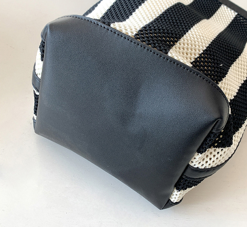 Striped net shoulder bag