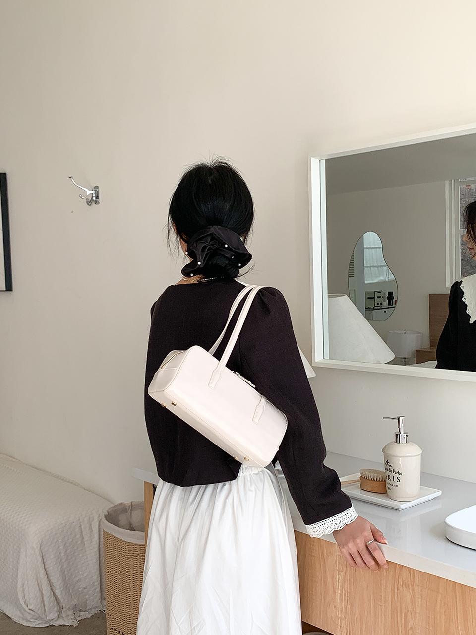 Crack Square Zip-Up Leather Shoulder Bag
