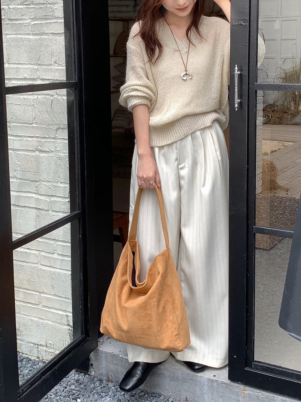 [A must-have for those who carry a lot of belongings] Suede Big Tote Bag/Shoulder Bag
