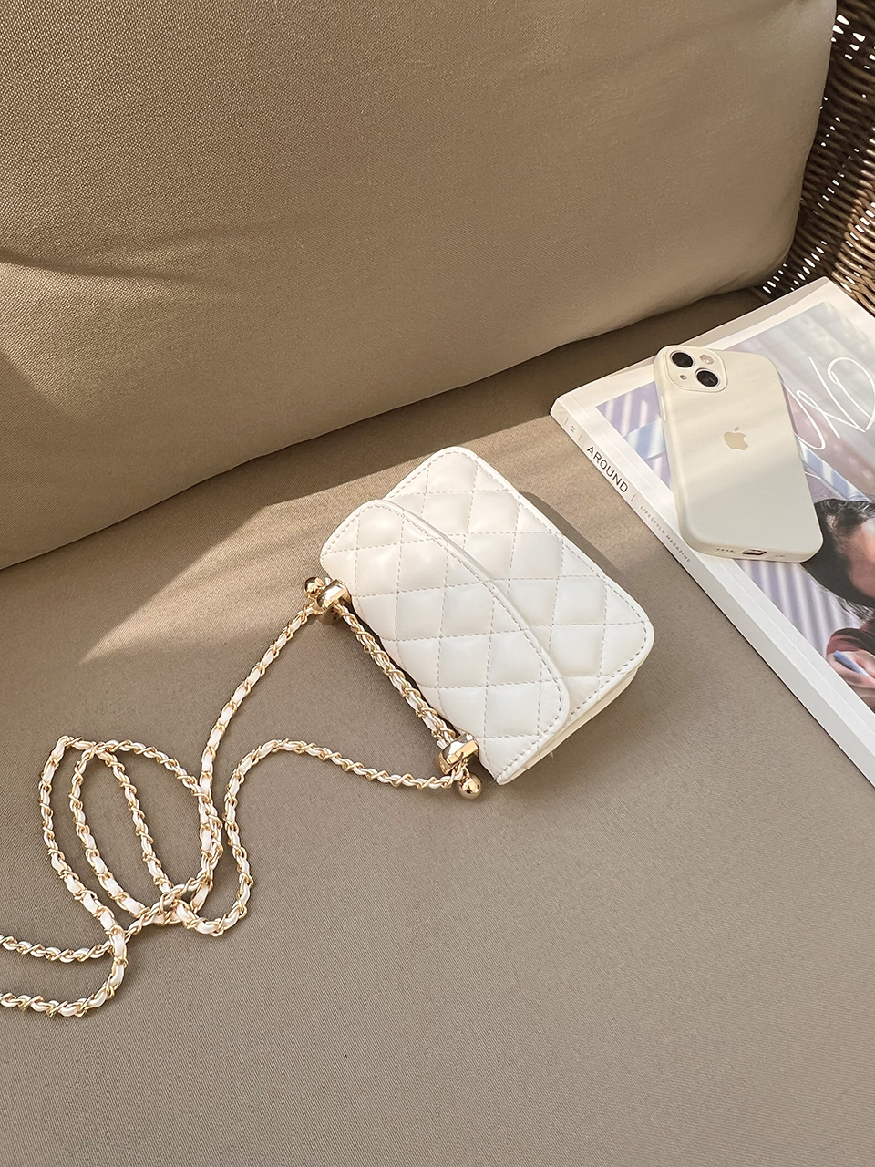 Quilted mini chain shoulder bag