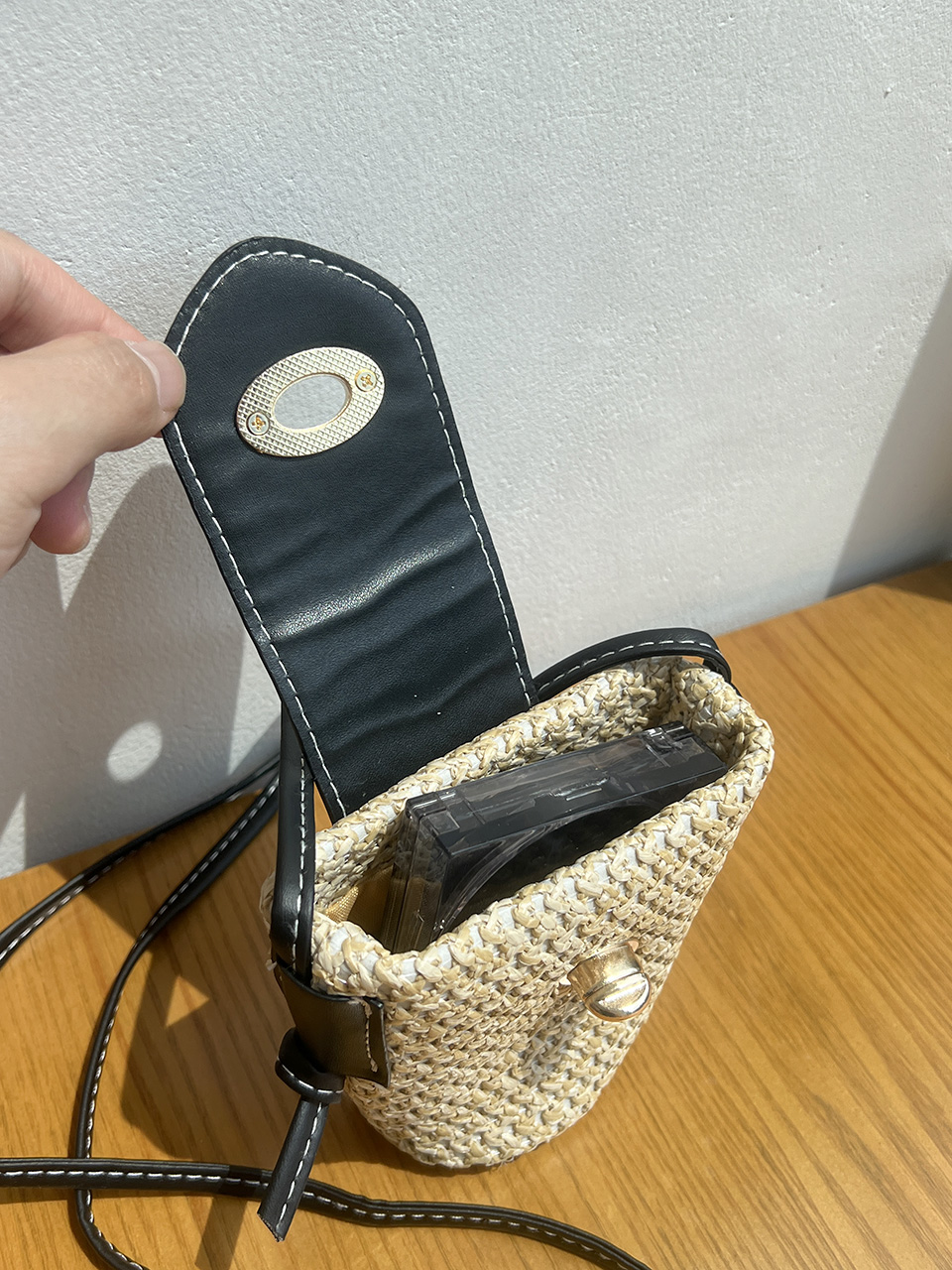 Rattan buckle mini shoulder bag (2 colors)