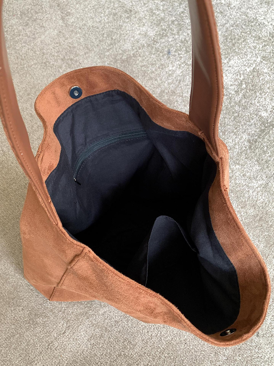 [A must-have for those who carry a lot of belongings] Suede Big Tote Bag/Shoulder Bag