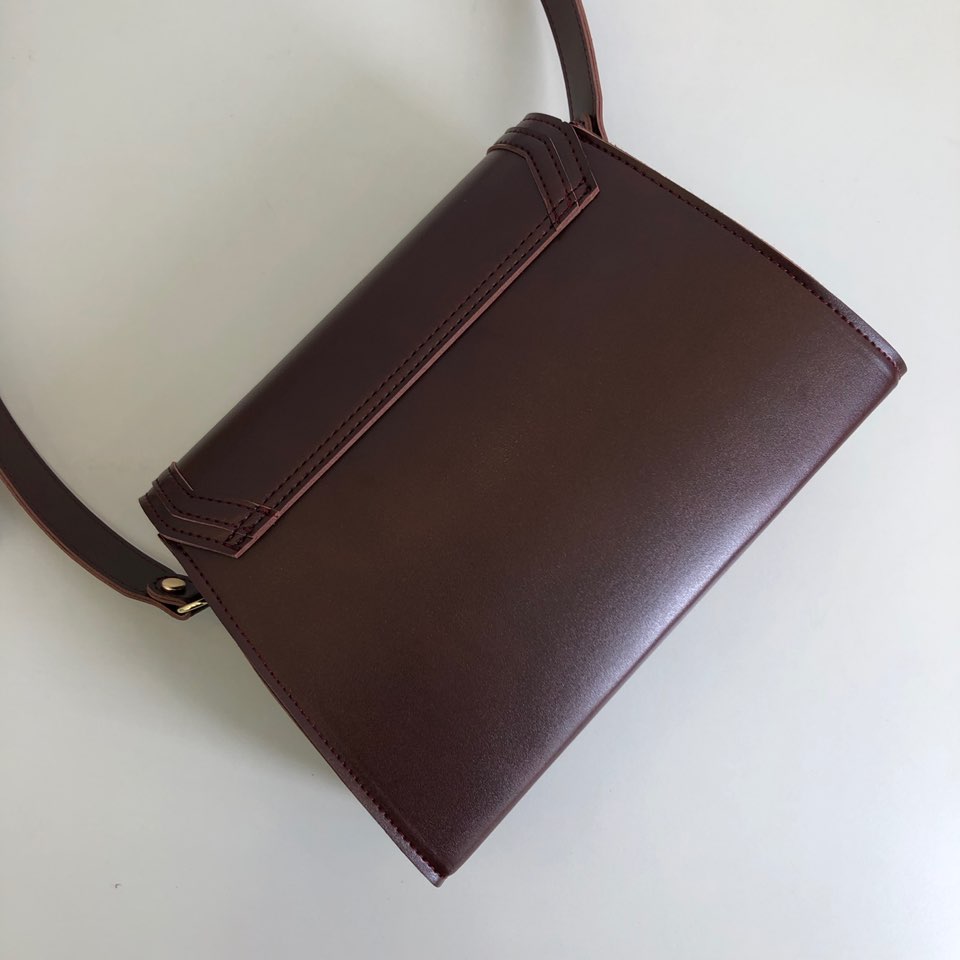 Classic trapezoid stitch cross bag (4 colors)